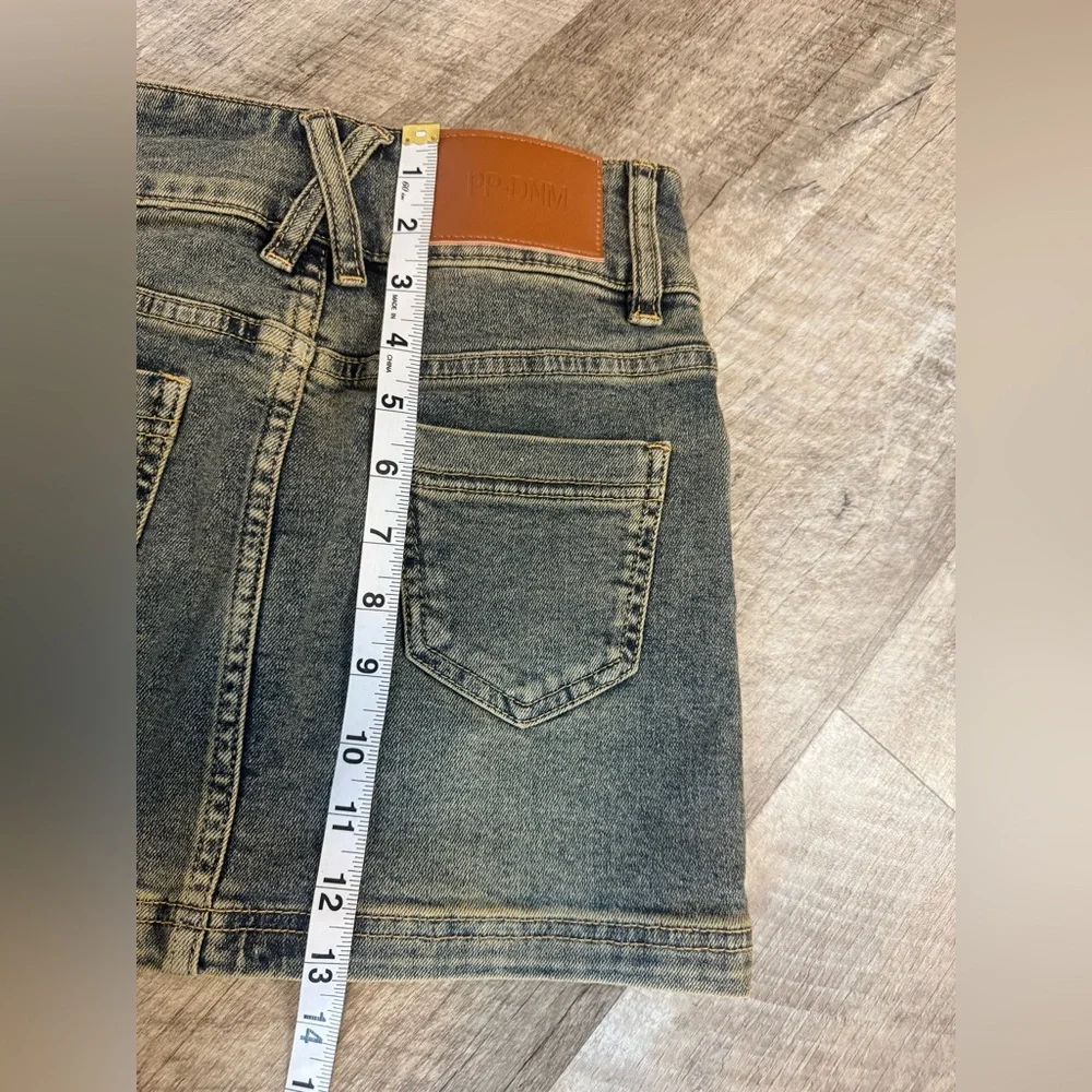 Princess Polly NWT ~size 0 dirty denim mini skirt, double button fly - Picture 10 of 10